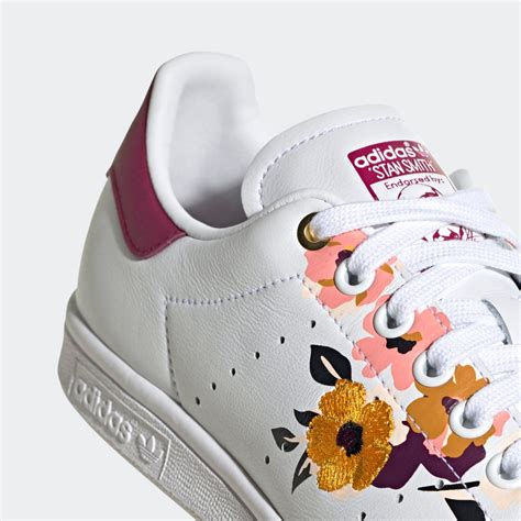 adidas rot mit blume|Sneakers · Blumen .